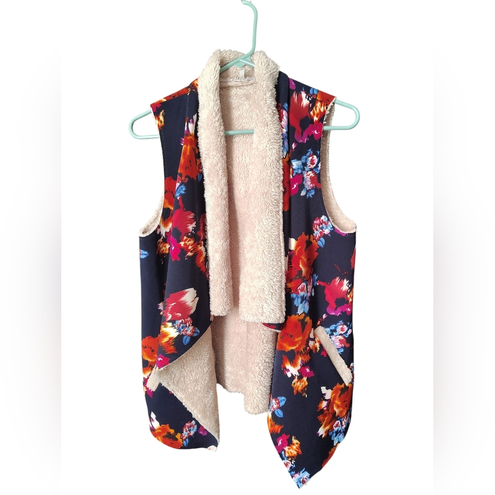 Jodifl Floral Sleeveless Vest with Sherpa Lining